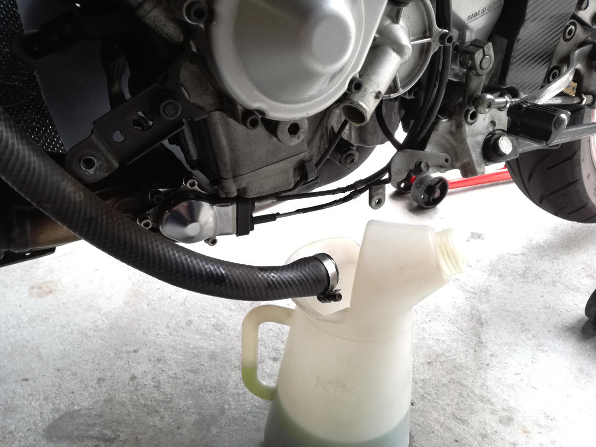 FZR250R 冷却水漏れ・その他トラブル修復 - PUSH!PUSH!PUSH!.net